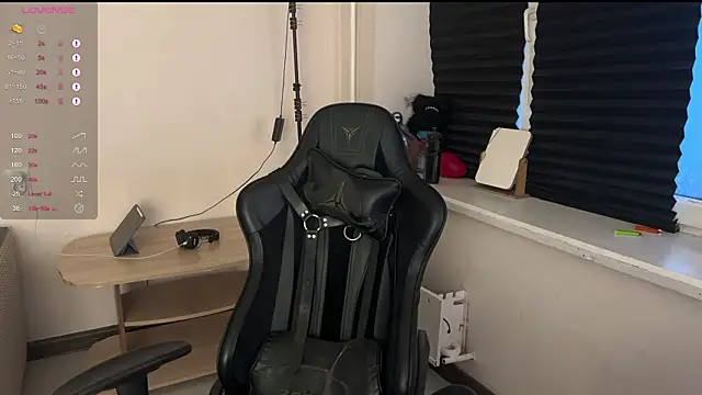 carthylovvve online show from February 11, 2026, 2:55 pm