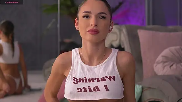 EsmeAinsley online show from December 27, 2024, 11:42 pm