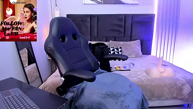 Tisha  lau online show from November 20, 2025, 1:33 pm