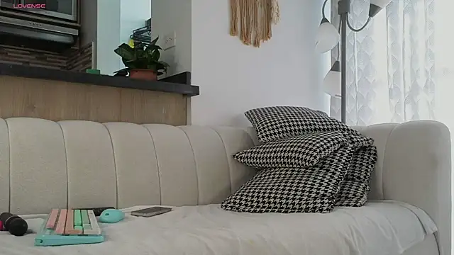 Victoria-Harper online show from February 11, 2026, 1:49 pm