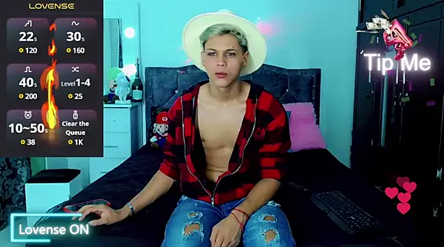 Liamscott  online show from February 9, 2025, 1:44 am