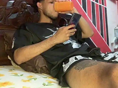 tanned boy online show from April 10, 2026, 4:33 pm