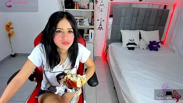 HannaSexyy online show from November 4, 2025, 2:32 am