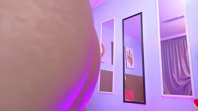 sarah cruzz  online show from February 21, 2026, 12:22 am