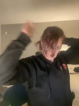 Snapshot of renegade_vyxxen chatting on January 15, 2025, 8:41 am renegade vyxxen online show from January 15, 2025, 8:41 am