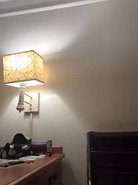 renegade vyxxen online show from March 31, 2026, 9:43 am