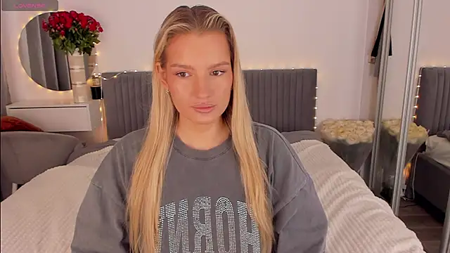 CassieRayss online show from March 26, 2026, 11:27 am