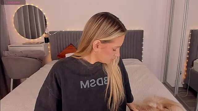 CassieRayss online show from April 11, 2026, 12:31 pm