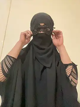 Snapshot of Hijabi_HotGirls chatting on February 14, 2025, 11:09 pm Hijabi HotGirls online show from February 14, 2025, 11:09 pm
