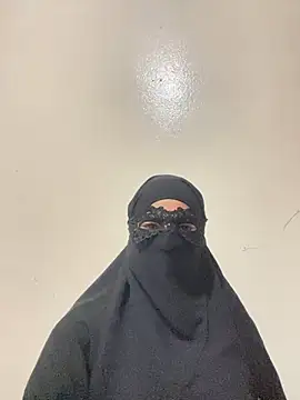 Snapshot of Hijabi_HotGirls chatting on February 27, 2025, 8:53 pm Hijabi HotGirls online show from February 27, 2025, 8:53 pm