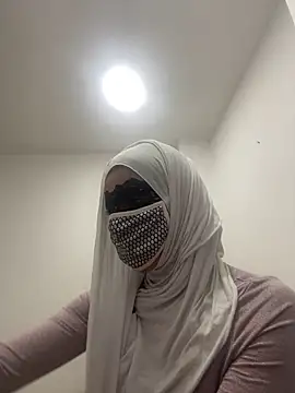 Snapshot of Hijabi_HotGirls chatting on March 16, 2025, 10:31 pm Hijabi HotGirls online show from March 16, 2025, 10:31 pm