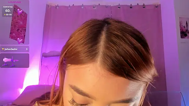 charlotte-Love09 online show from October 8, 2025, 7:06 am