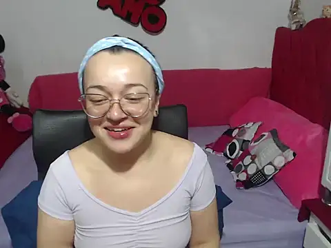 Angela 18honey online show from November 5, 2025, 2:33 am