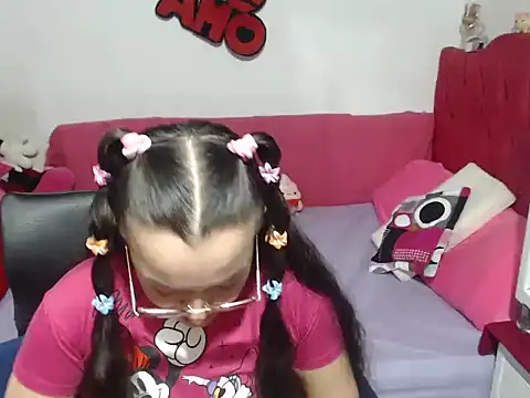 Angela 18honey online show from November 6, 2025, 1:17 am