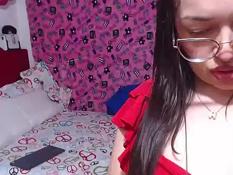 Snapshot of Angela_18honey chatting on May 30, 2026, 1:35 am Angela 18honey online show from May 30, 2026, 1:35 am