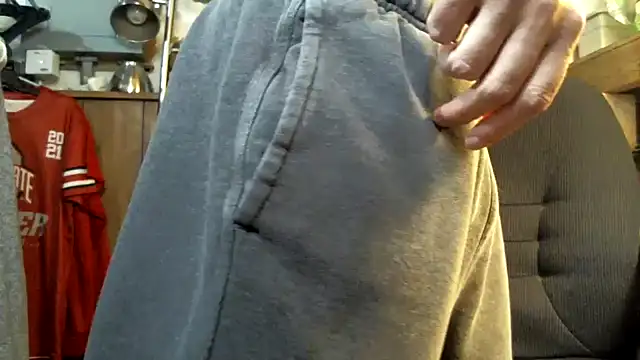 Snapshot of handsomeguy0729 chatting on December 9, 2024, 1:13 pm handsomeguy0729 online show from December 9, 2024, 1:13 pm