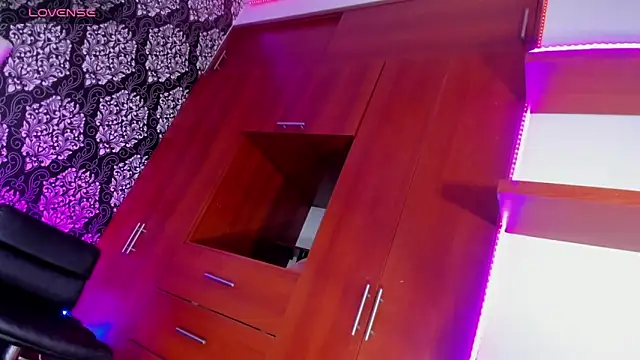 ivannapretyts online show from December 9, 2024, 2:49 pm