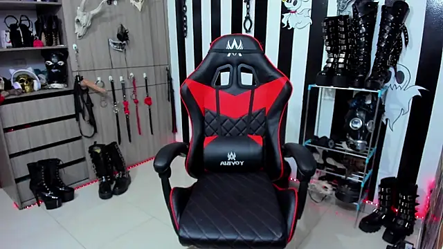 daven56 online show from February 8, 2025, 1:11 pm