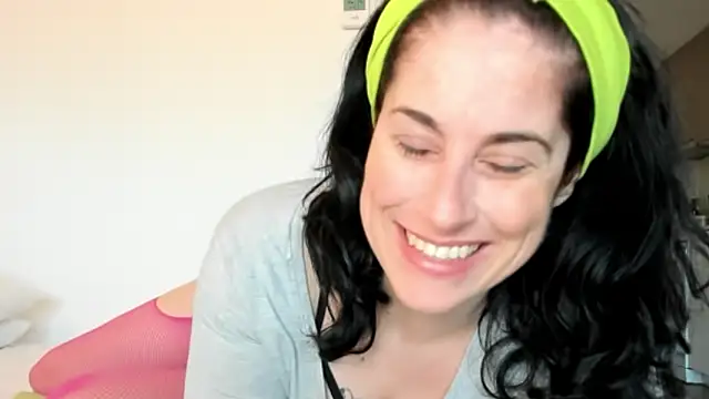 emmita69  online show from February 4, 2025, 7:40 am