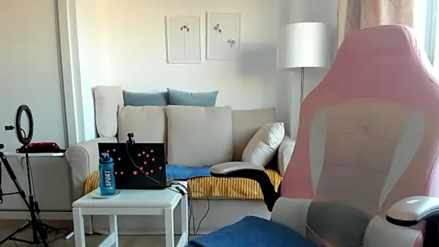 emmita69  online show from February 7, 2025, 8:01 am