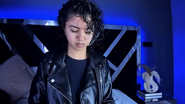 Amareto  online show from March 3, 2025, 11:11 am