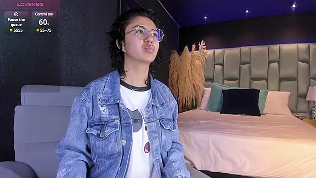 Amareto  online show from March 9, 2025, 11:36 am