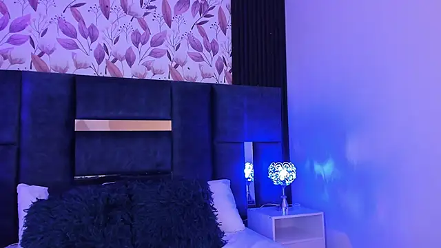 Amareto  online show from March 14, 2025, 1:24 pm