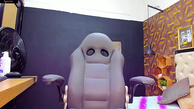 deyy madissonn online show from January 30, 2025, 9:36 pm