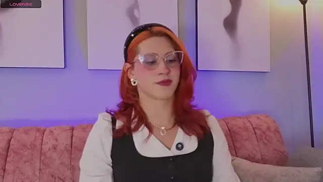 Juliana Saenzz online show from October 11, 2025, 5:11 pm