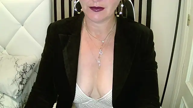 xxNoeliaxx online show from December 18, 2025, 7:47 am