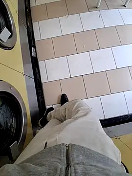 molozeb online show from November 9, 2025, 11:52 am