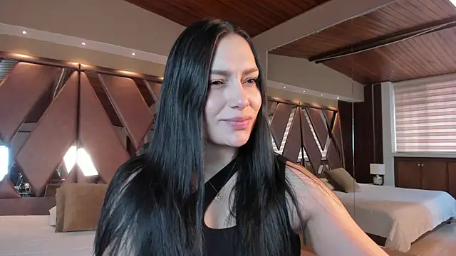 carina rossi online show from November 4, 2025, 1:32 pm