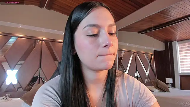 carina rossi online show from November 7, 2025, 3:45 pm