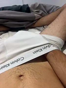 h0rnyguy001 online show from October 8, 2025, 6:33 am