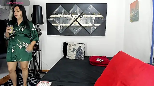 SARAMISHA online show from December 21, 2025, 2:02 pm