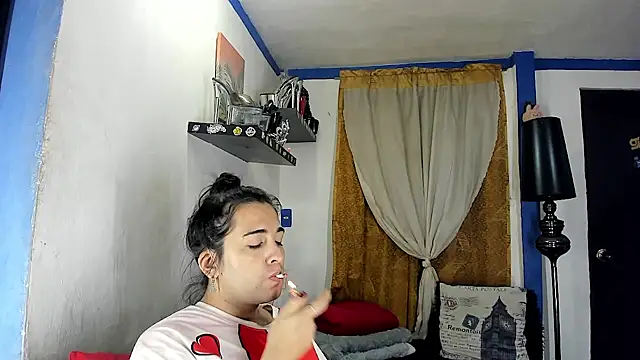 SARAMISHA online show from June 8, 2026, 1:33 pm