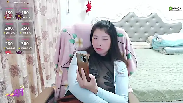 -Shirleyni  online show from December 17, 2025, 2:17 am