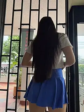 LittleDoll    online show from April 4, 2026, 12:24 pm