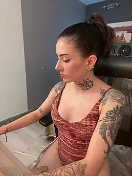 LiliJones  online show from December 14, 2024, 1:49 pm