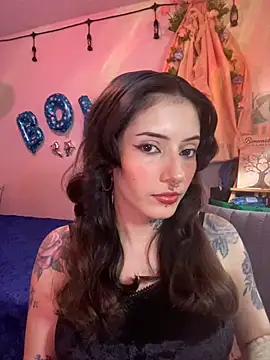 LiliJones  online show from April 11, 2026, 7:18 pm