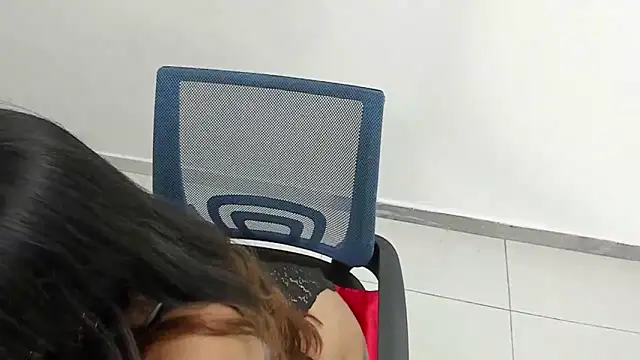 Luna Dumont online show from March 15, 2025, 5:15 pm