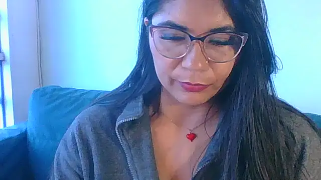 Luna Dumont online show from March 8, 2026, 3:38 pm