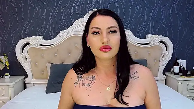 Lauren Saint online show from November 11, 2025, 3:45 pm