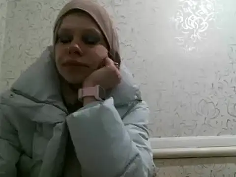 Julie Silver online show from February 26, 2025, 6:43 pm