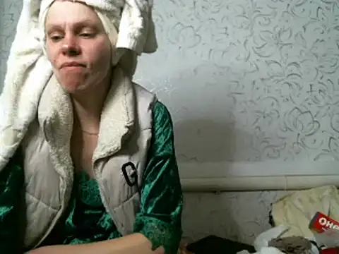 Julie Silver online show from February 27, 2025, 4:53 pm