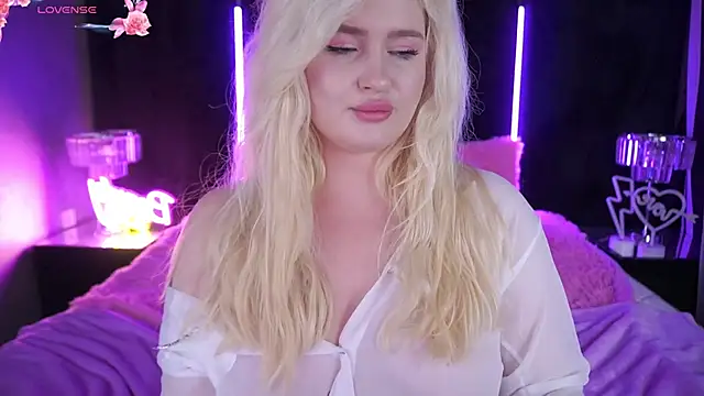 CocoSecretss online show from February 11, 2025, 10:48 am