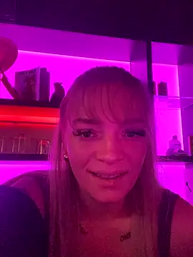 LizzyLush  online show from September 18, 2025, 11:40 pm