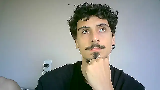 Snapshot of milkoffe chatting on December 3, 2024, 1:10 pm milkoffe online show from December 3, 2024, 1:10 pm