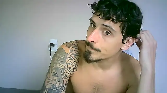 Snapshot of milkoffe chatting on December 3, 2024, 5:01 pm milkoffe online show from December 3, 2024, 5:01 pm