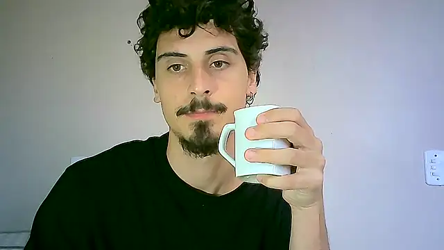 Snapshot of milkoffe chatting on December 9, 2024, 4:37 pm milkoffe online show from December 9, 2024, 4:37 pm